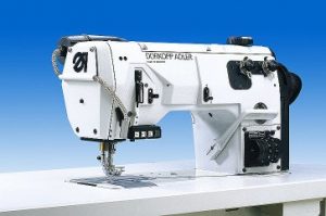 DÜRKOPP ADLER 195-171110 Machine double point de chaînette pour les matériaux de poids moyen .