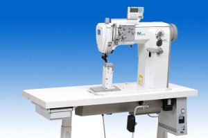 DÜRKOPP ADLER  888-160122 Machine pilier , point noué 1  aiguilles triple entraînement par double alimentation de roue , par aiguille et pied presseur à roulette commandé , coupe fil automatique.